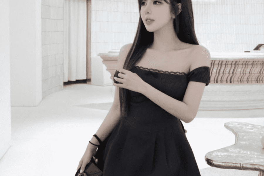 Đầm đen trễ vai body ngắn 2