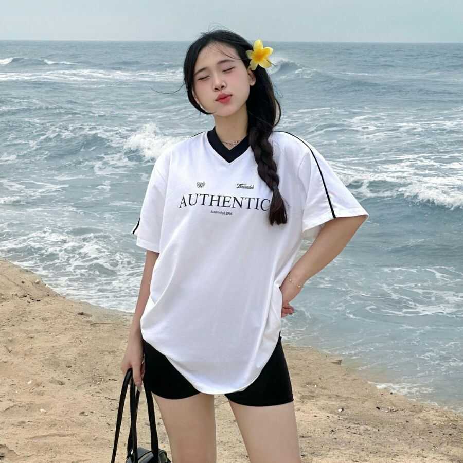 Phối đồ đi biển với quần short